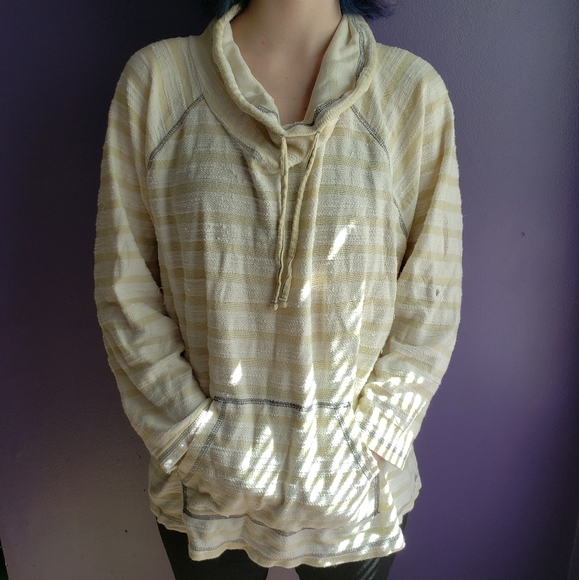 Sweater - Picture 2 of 4